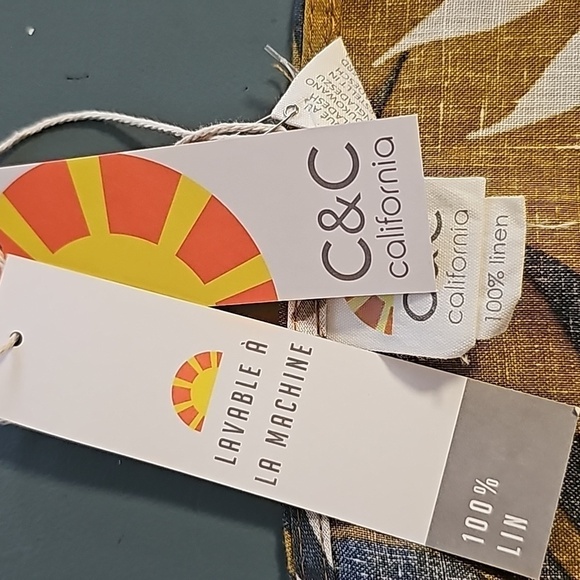 C&C California button-down top. 100% linen. Size large. Palm leaves mustard gray - Picture 8 of 10